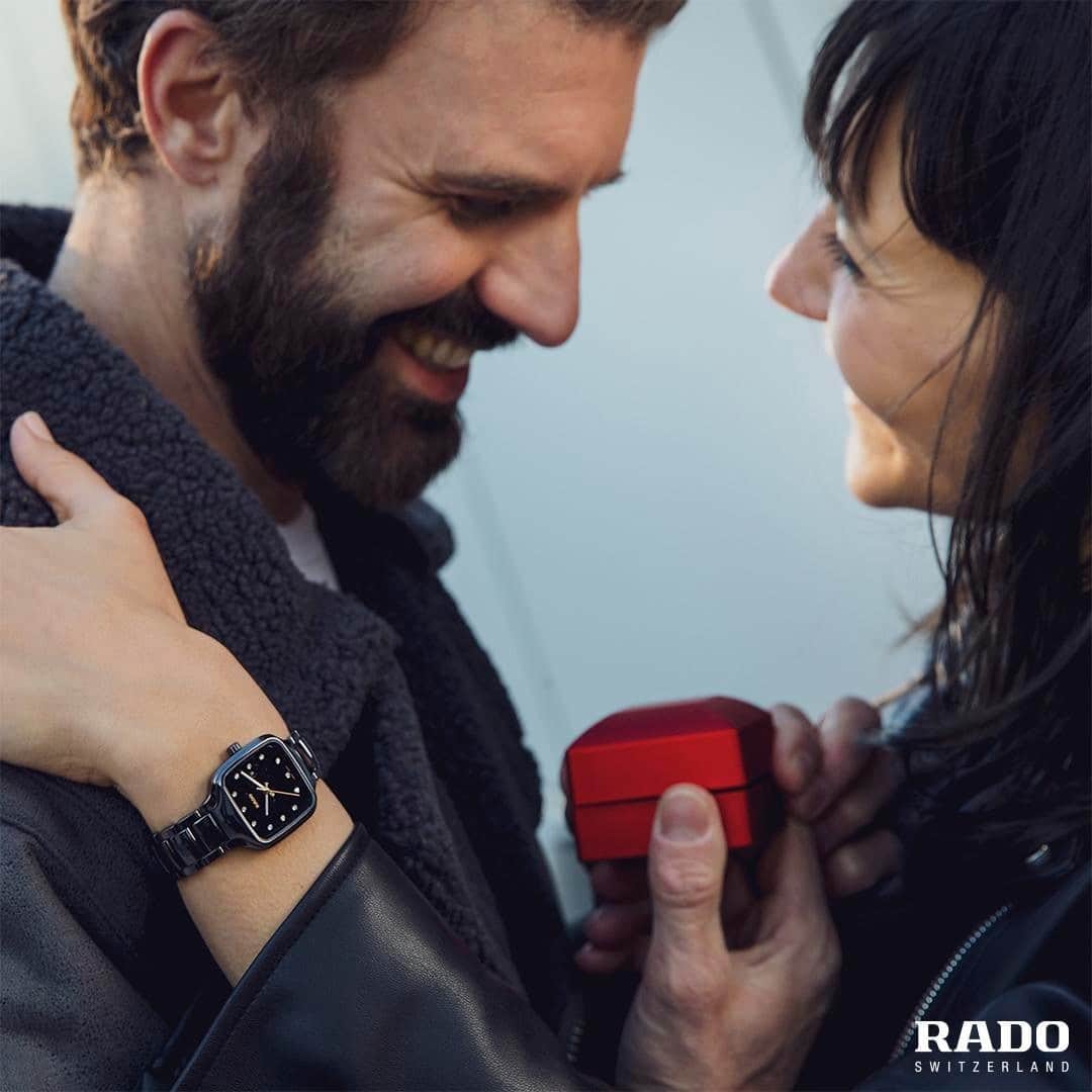 ラドーのインスタグラム：「Show your love not just today but every day. Happy Valentine’s Day. #RadoTrueSquare #Feelit」