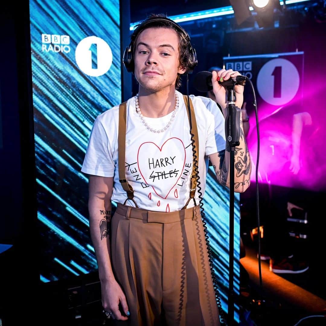 BBC Radioさんのインスタグラム写真 - (BBC RadioInstagram)「Happy 'busy dreaming about Harry Edward Styles to think about anything else' Day x」2月14日 19時00分 - bbcradio1
