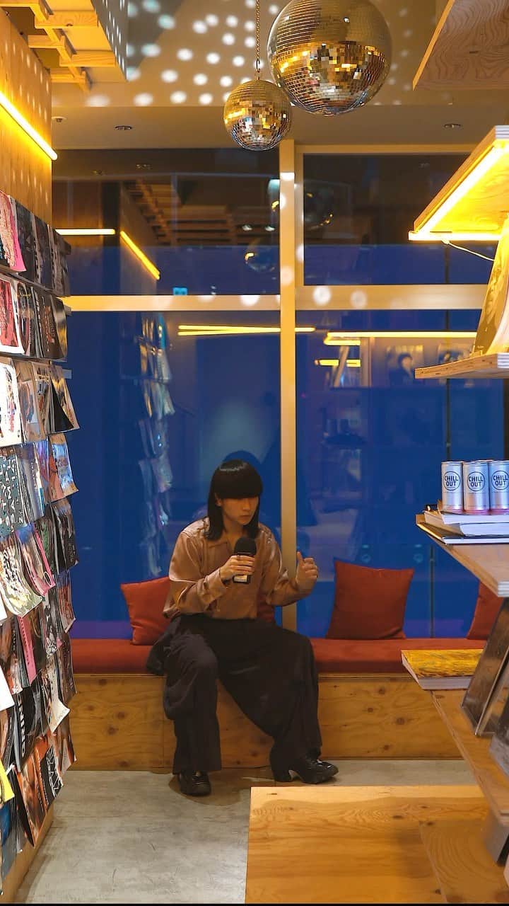 BOOK AND BED TOKYOのインスタグラム：「@showgoxkaix からChillなbeatをお届け。  #014 “CHILL OUT” by CHILLOUT and BOOK ANDBED TOKYO  @bookandbedtokyo 🤝 @chillout_official」
