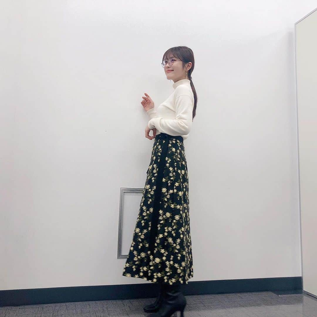 渋谷凪咲さんのインスタグラム写真 - (渋谷凪咲Instagram)「今日の私服です🌼 前！右！左！ポーズ📷笑 . . #オンラインお話し会 2日間ありがとうございました！  皆さんの温かく優しい言葉で今は胸がいっぱいです☺️  私は本当に、幸せ者ですね✨ ありがとうございました！」2月14日 19時22分 - nagisa_nikoniko