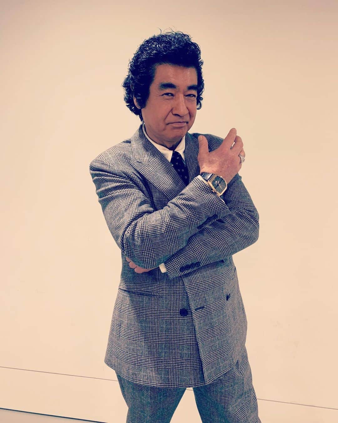 藤岡弘、のインスタグラム：「☆☆ ﻿ ﻿ 昨日の地震大丈夫だったでしょうか。﻿ ﻿ 昨日はあることに初挑戦してました。﻿ ﻿ 放送までお楽しみに✨✨﻿ ﻿ @franckmuller_japan﻿ ﻿ #初挑戦　#ドキドキ　#頑張りました﻿ #藤岡弘#hiroshifujioka﻿ ﻿ ﻿」