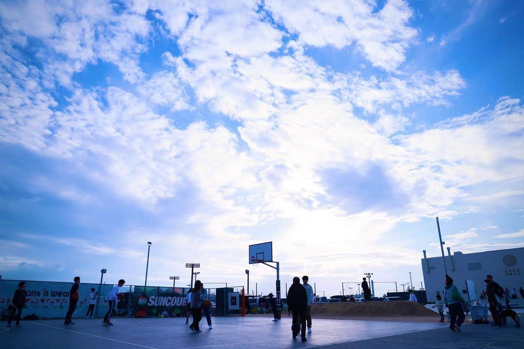 ケイン・デニスさんのインスタグラム写真 - (ケイン・デニスInstagram)「#海　#空 泉南ロングパークに写活 何回地面に座り込んだだろ 天気も良くて空も綺麗でオフシーズンだからか海もすごく綺麗  ハッシュタグ #日記みたい  #泉南ロングパーク　#大阪グルメ #写真　#pic #映えスポット」2月14日 19時26分 - japan_kanedennis