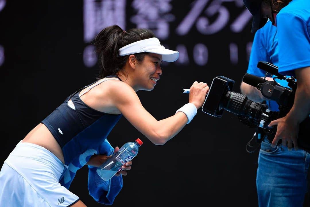 WTA（女子テニス協会）さんのインスタグラム写真 - (WTA（女子テニス協会）Instagram)「First into the @australianopen quarterfinals! 💪 #AO2021」2月14日 19時34分 - wta