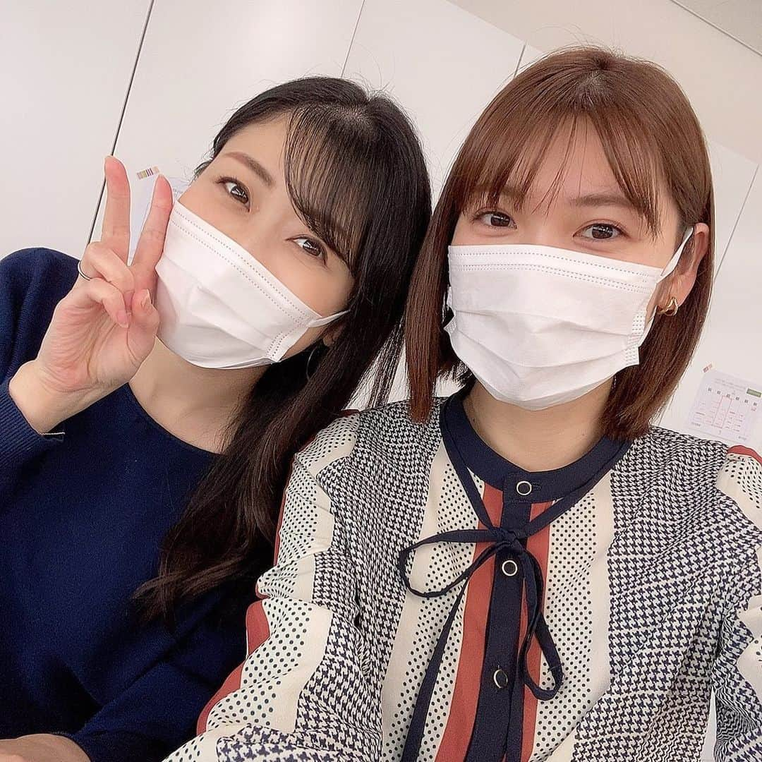 大竹彩加さんのインスタグラム写真 - (大竹彩加Instagram)「.  改めまして。  HBCラジオ「美香と香菜子のおさんぽ土曜日」に お付き合いくださりありがとうございました☺️♡     2月13日(土)の放送は 田村美香さんがリフレッシュ休暇のため 私が10時〜13時を務めました！   初めてのラジオカバーで 拙い点が多々あったとは思いますが あたたかい耳で、目で見守ってくださり ありがとうございました！！     12時台〝おさんぽ喫茶〟のコーナーは 私が担当しました🍩♡      そして、たくさんのメッセージ・質問をくださり 本当にありがとうございました！！     番組内で全て紹介、お答えすることはできませんでしたが 番組終了後に全部読ませていただきました☺️！      それにしても…… ラジオって本当にあたたかいですね😢  リスナーの方との距離が近くて ラジオを通して会話のキャッチボールをしているのが とってもとっても楽しかったです🥰！    ………みなさんにも楽しんでいただけたでしょうか🥺？      #hbc #北海道放送 #hbcラジオ #美香と香菜子のおさんぽ土曜日 #室谷香菜子 アナ #新人 #アナウンサー #大竹彩加 #radiko でも是非！#12時台で大竹彩加解体新書のコーナーやってます」2月14日 19時35分 - hbc_ayakaotake