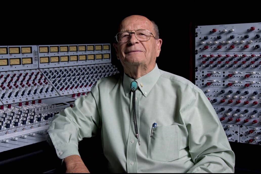 DJプレミアさんのインスタグラム写真 - (DJプレミアInstagram)「The Great Rupert Neve Has Passed On At Age 94 @rupert_neve  A True Sound Scientist and Inventor Of The NEVE BOARD and His Incredible Raw EQ's... Been Using Them Since The 90's... Those That Do Deep Into This Music Shit Understand The Value Of Our Craft Especially The Ear Of Sound... An Engineer Extraordinaire That Cared About The Final Mix Of Quality Music... SALUTE The Legacy Of his ICON. 🙏🏾🕊」2月14日 19時54分 - djpremier