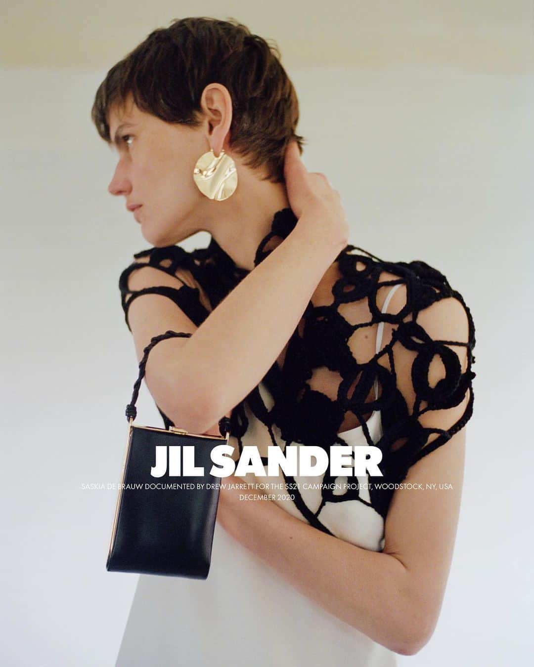 ジルサンダーのインスタグラム：「#JILSANDER #SS21CAMPAIGN The SS21 Campaign Project Saskia de Brauw documented by Drew Jarrett, Woodstock, NY, USA December 2020 @drewjarrett1  #JilSanderbyLucieandLukeMeier」