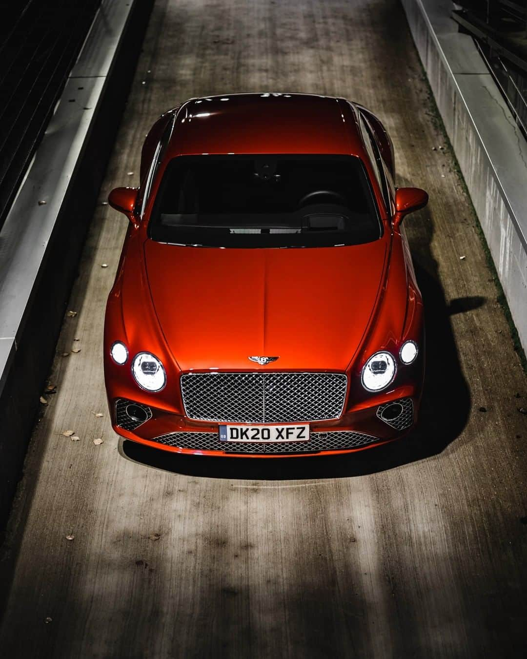 ベントレーさんのインスタグラム写真 - (ベントレーInstagram)「Anyone can catch your eye, but it takes someone special to catch your heart. #HappyValentinesDay. #WorldOfBentley  _ #Bentley Continental GT V8 WLTP drive cycle: combined fuel consumption: 23.3 mpg (12.1 l/100 km), combined CO₂: 275 g/km. Photos by @haberkornphotography」2月14日 19時50分 - bentleymotors