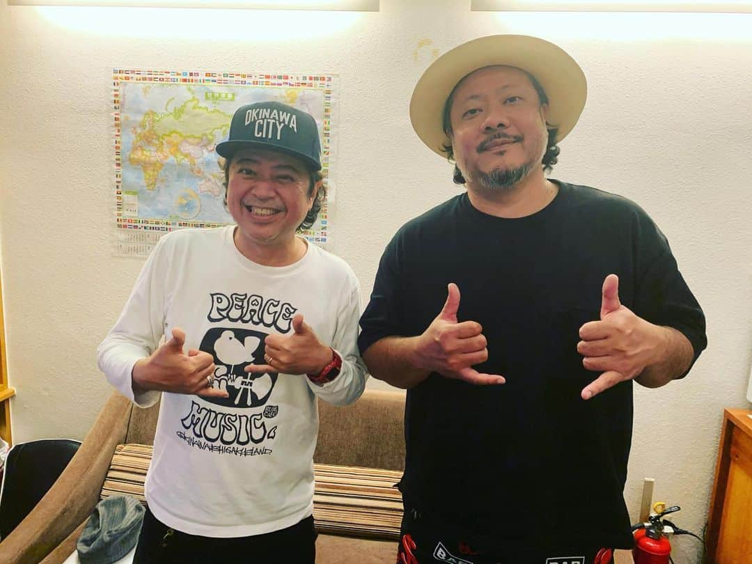 のインスタグラム：「昨日の地震大丈夫でしたか？  Smiletogether プロジェクト  一先ず、音源完成‼︎   スタジオ作業終えて  早い時間に寝落ちしてからの地震の ニュース速報…💧  まだまだ注意が必要な状況が続くかと思われます  被害が最小限にとどまりますように🙏」