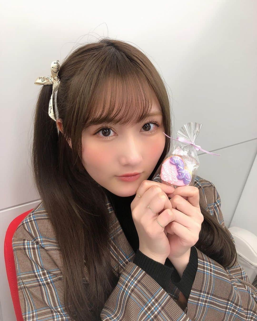 矢倉楓子さんのインスタグラム写真 - (矢倉楓子Instagram)「happy Valentine❤️  ミルダムで配信スタート！ チョコパーティーしましょー🥳  #happyvday #happyvalentinesday #ハッピーバレンタイン #アイシングクッキー」2月14日 20時11分 - fufu_ice