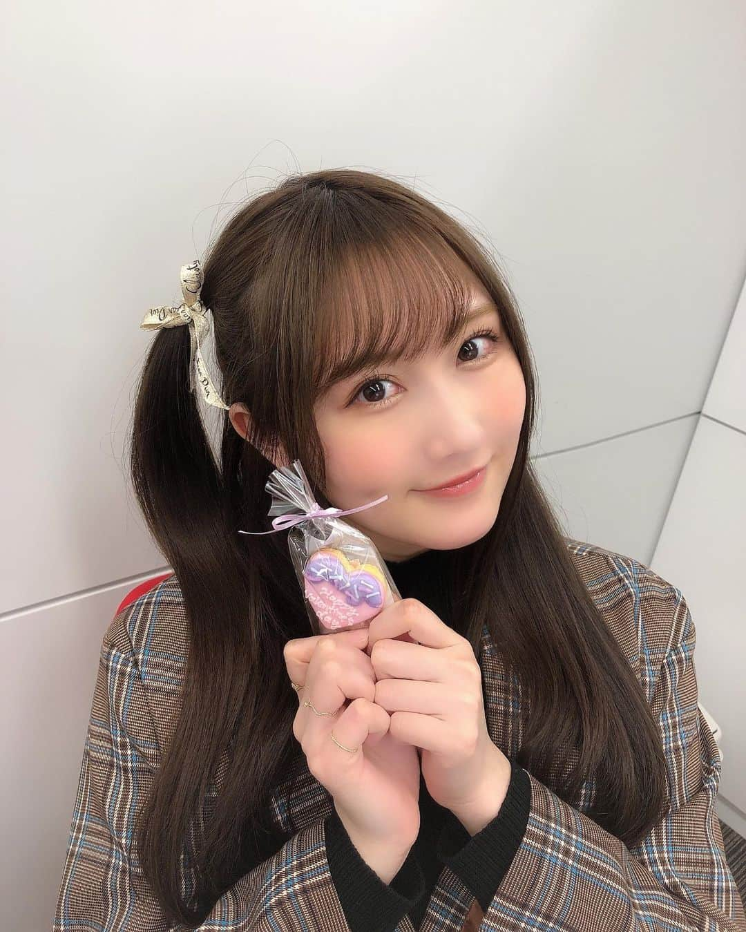 矢倉楓子さんのインスタグラム写真 - (矢倉楓子Instagram)「happy Valentine❤️  ミルダムで配信スタート！ チョコパーティーしましょー🥳  #happyvday #happyvalentinesday #ハッピーバレンタイン #アイシングクッキー」2月14日 20時11分 - fufu_ice