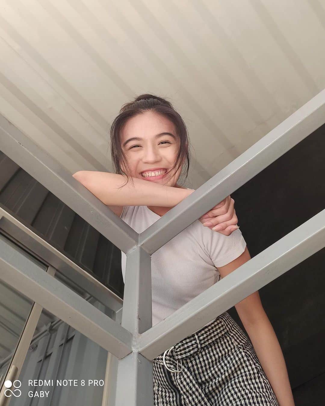 ガブリエラ・マルガレット・ワラオーのインスタグラム：「Selamat hari kasih sayang, mblo. Akhirnya ya ada yang ucapin (:」