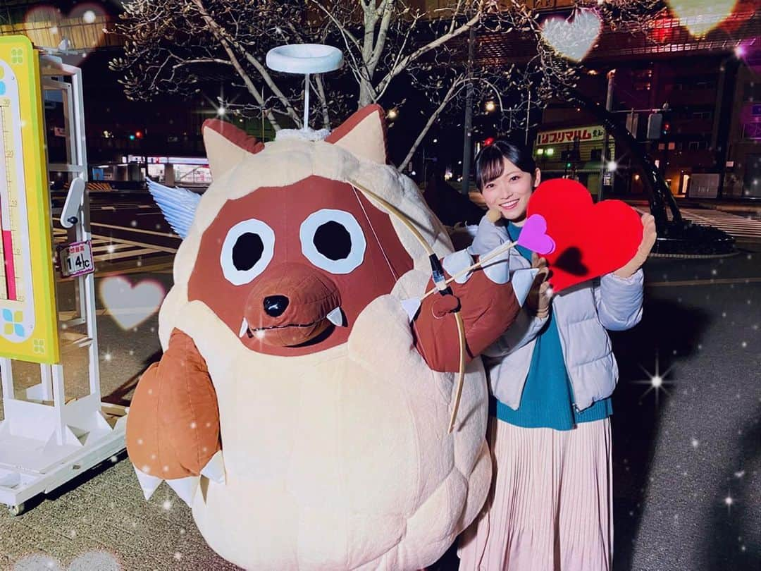 南雲穂波さんのインスタグラム写真 - (南雲穂波Instagram)「Happy Valentine's Day💘 皆さんの思いが届きますように、とウルフィエンジェルが応援していました👼 ・ 今年は至福のカヌレやTHE chocolaのガトーショコラを自分で食べたりプレゼントしたりしました🍫 ・ #ウルフィ天気 #ドデスカ！#ウルフィ #ド天気 #バレンタイン #メーテレ #アナウンサー #メーテレアナウンサー #名古屋テレビ #名古屋 #nagoya #南雲穂波 #なぐもぐもぐ」2月14日 20時07分 - honami_nagumo_nbn