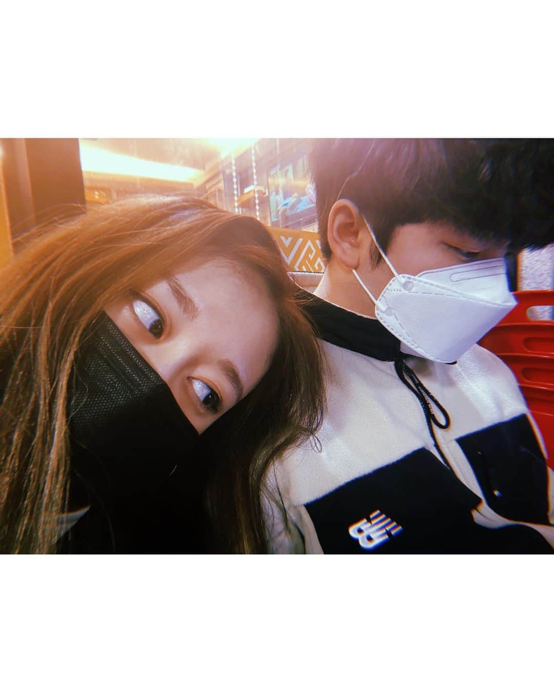 ジヨン さんのインスタグラム写真 - (ジヨン Instagram)「오랜만에 사진 좀 찍자니까 🥴」2月14日 20時07分 - jiyeon2__