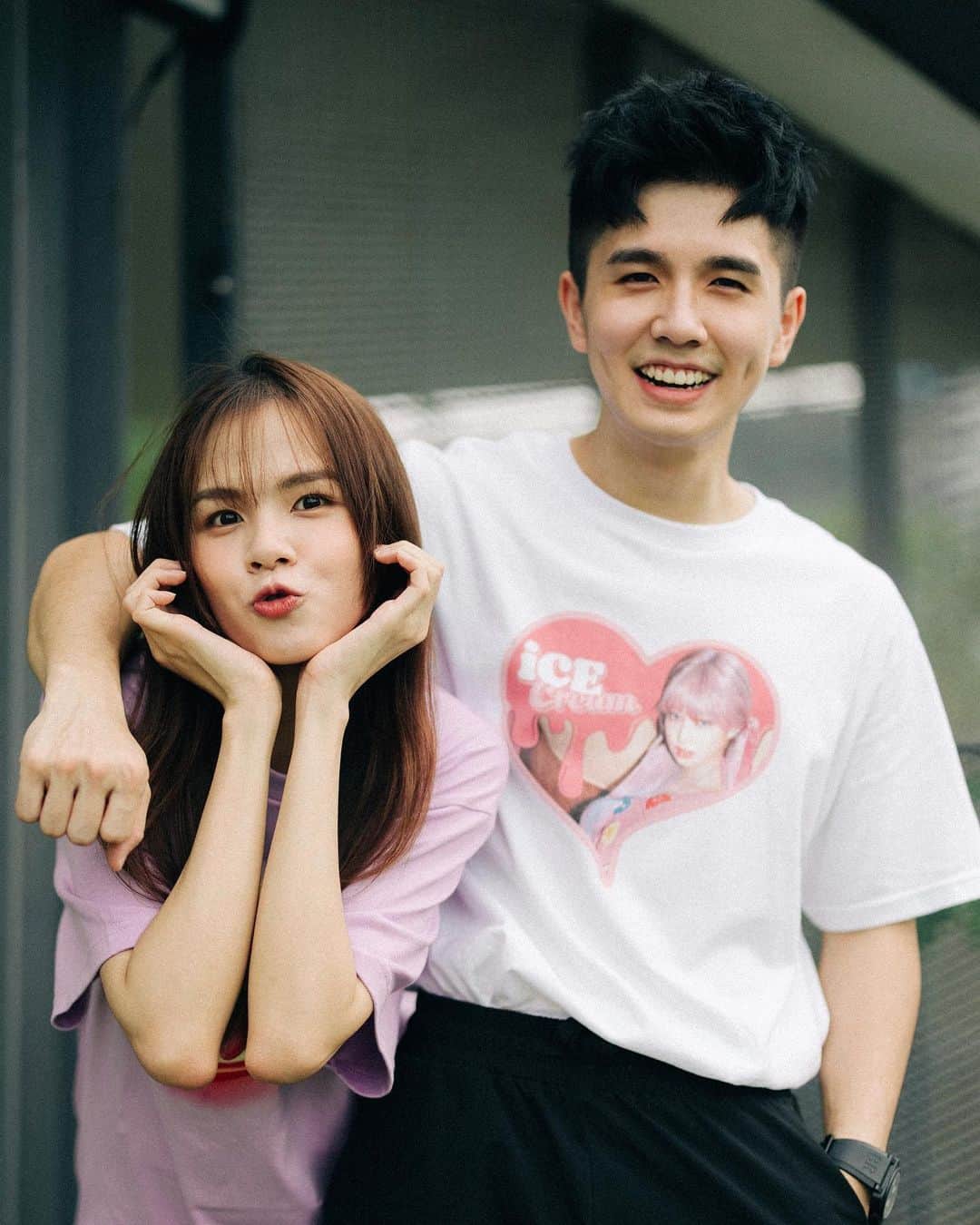 蔡常勇のインスタグラム：「舒森表示：我愛你，你愛她，他愛她，她愛他🤣 第七年的情人節，今晚九點準備了情人跳舞影片給你們哈哈哈哈哈哈哈哈哈哈哈！」