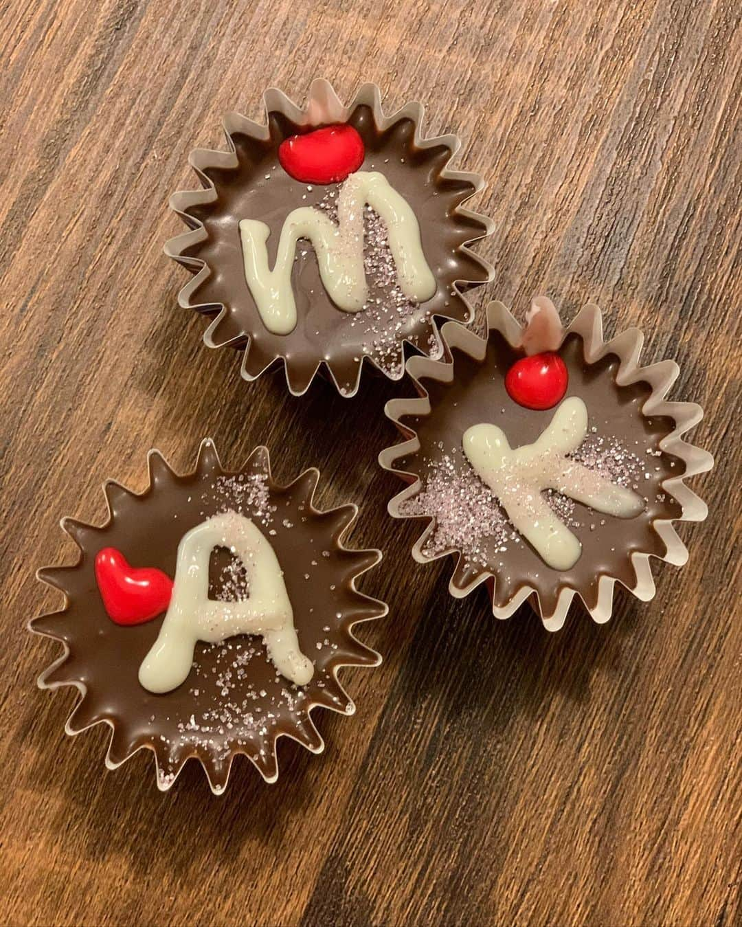 MINMIさんのインスタグラム写真 - (MINMIInstagram)「happy Valentine's day ♡ 今年はマカさんが考えたデカアポロDX （三層のチョコ）と恒例のイチゴチョコ作ったよ♡ p..s 東北の皆さん　地震は大丈夫ですか？ 昨晩は不安な夜を過ごしたかと思います　 大きな被害となりませんように 余震にも気をつけてくださいね  どこの地域にお住まいの方も 防災対策をしておきましょうね みなさんの安全、平和な夜をお祈りしています✨」2月14日 20時19分 - minmidesu