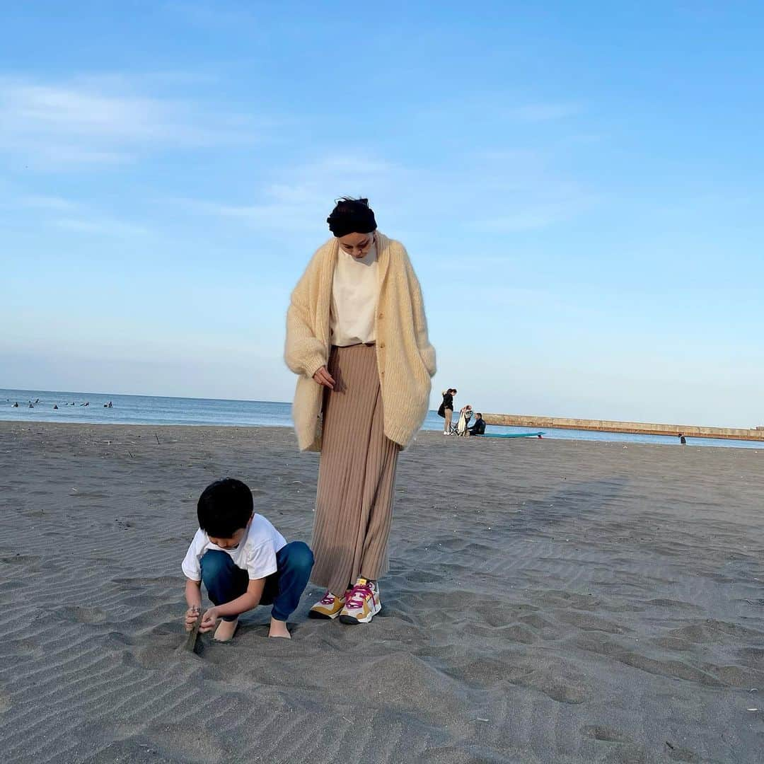 ナオさんのインスタグラム写真 - (ナオInstagram)「午前中は息子のサッカー  そのあと九十九里の海へ  私たち結構タフ😆  #海っていいなぁー #海見るだけでも #detox」2月14日 20時17分 - nao_nao310