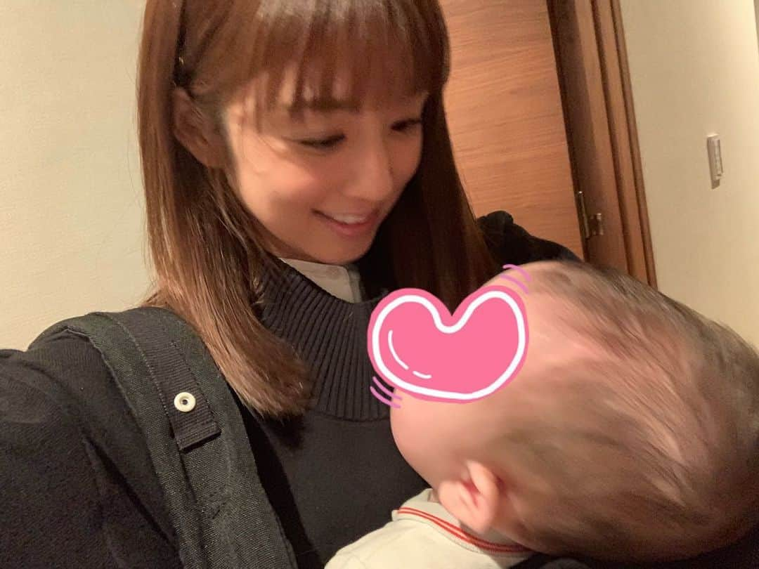 小倉優子さんのインスタグラム写真 - (小倉優子Instagram)「赤ちゃんの笑顔、癒しです💕 ゆっくり成長してほしいです☺️✨  #抱っこ大好き #来週で七ヶ月」2月14日 20時17分 - ogura_yuko_0826