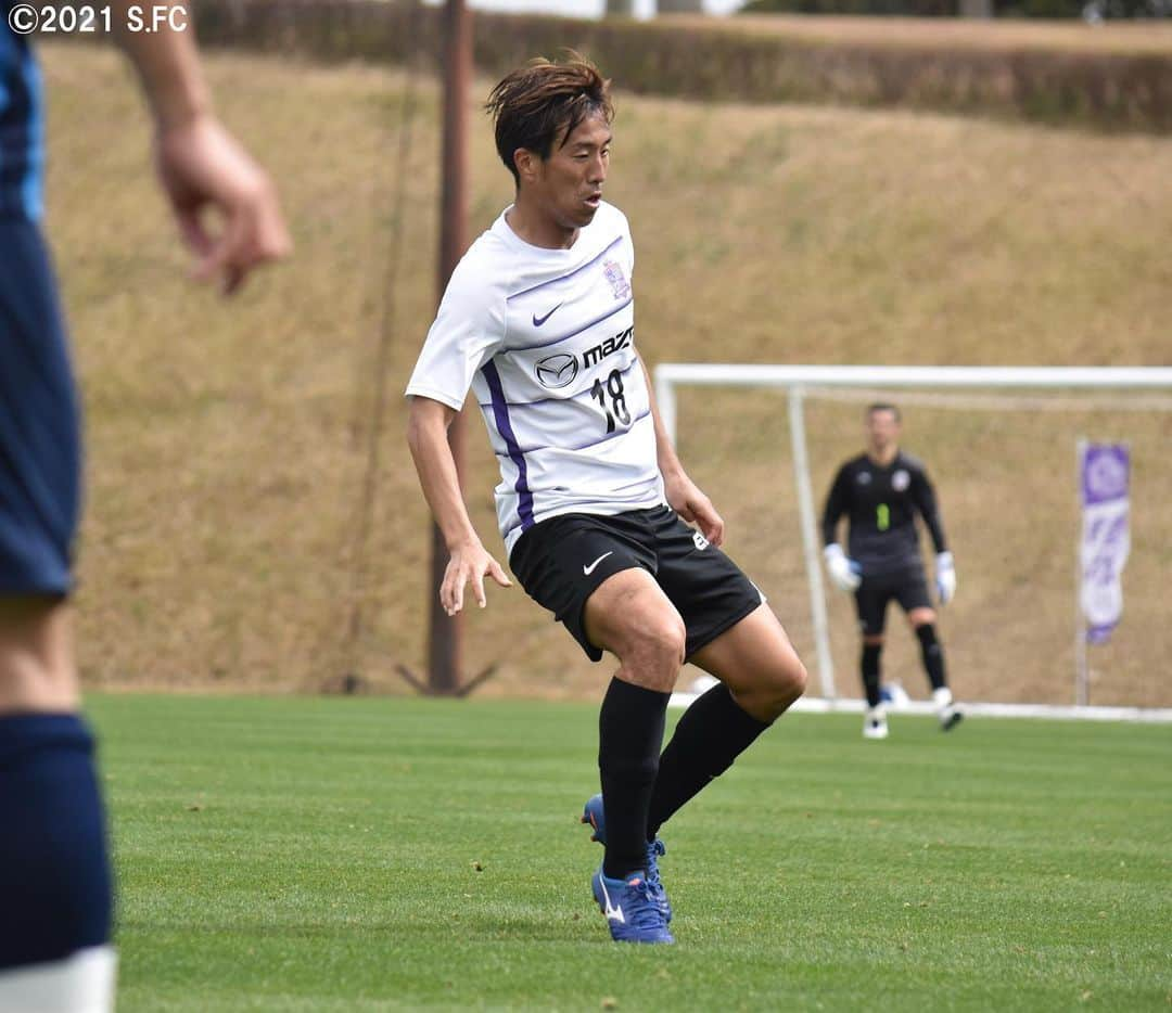 サンフレッチェ広島さんのインスタグラム写真 - (サンフレッチェ広島Instagram)「鹿児島最終日⚽️ モンテディオ山形とのトレーニングマッチは、ジュニオール・サントス選手のゴールを皮切りに、柏好文選手、永井龍選手、練習生が得点を重ねて4 -0で勝利しました✨ これでキャンプはついに打ち上げ❗️ 今後は広島で調整し、2週間後の開幕に照準を合わせていきます💪💪  #ジュニオールサントス 選手 #佐々木翔 選手 #藤井智也 選手 #柏好文 選手 #長沼洋一 選手 #エゼキエウ 選手 #永井龍 選手 #土肥航大 選手 #川辺駿 選手 #荒木隼人 選手 #sanfrecce #サンフレッチェ広島 #積攻 #鹿児島キャンプ」2月14日 20時23分 - sanfrecce.official