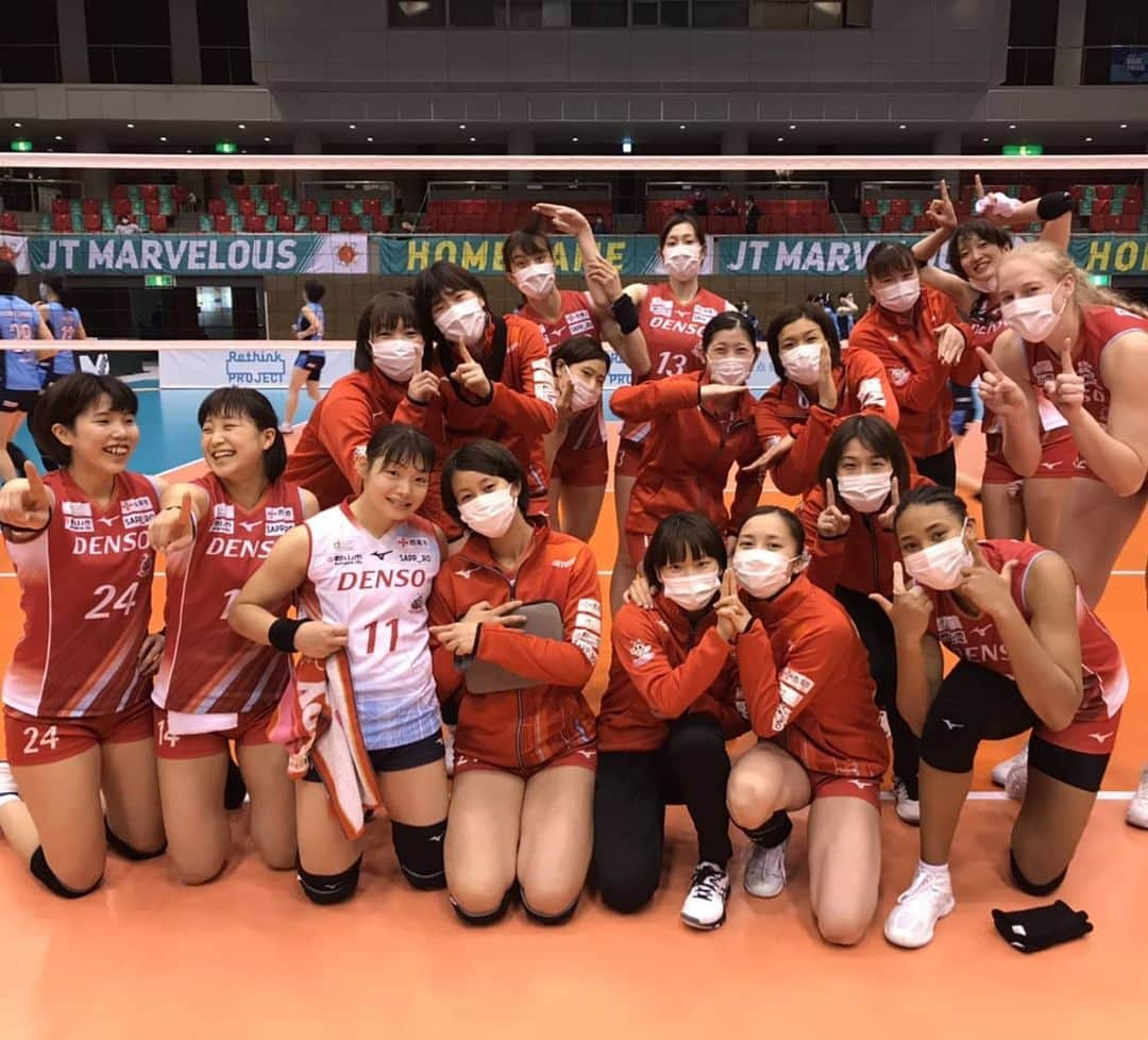 井上琴絵さんのインスタグラム写真 - (井上琴絵Instagram)「. 🐝11勝目🐝 . #デンソーエアリービーズ #🏐 #🐝#11勝目#尼崎ベイコム総合体育館 #Vリーグ#バレーボール# #バレーボール#リベロ#感謝#☺ . #11thwins#KeepGoing#BringItOn #StepByStep#Libero #Volleyball#Vleague #DENSOairybees#DENSO」2月14日 20時26分 - kotoe.i15