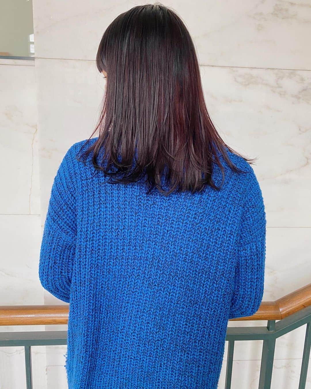 末次尚子さんのインスタグラム写真 - (末次尚子Instagram)「本日もありがとうございました🤍 毎日いろんな髪質に触れていますが お家でのお手入れのやり方を 少し変えてみるだけで髪の表情がガラッと変わっているのを感じるのです☺️🌈 (やった分だけきちんと答えてくれる髪の毛たち優秀🤲🏻)  とっても繊細な髪たちと 大切に、上手にお付き合いしていけるように お任せしてくださってとっても嬉しい1日🤝🥰🤍  #switchnao#switchhairfukuoka」2月14日 20時27分 - nao_0120