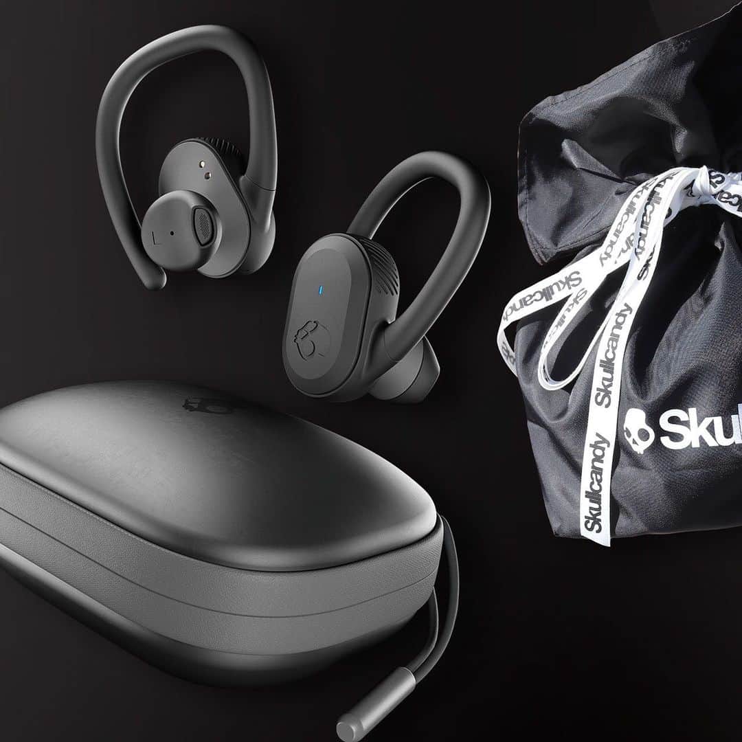 Skullcandy Japanのインスタグラム：「耳から落ちないPush Ultra💀　 周りの音が聞こえるデザインは仕事中も最適✨  バレンタインセットでお得にゲット✨タップ先にて♫  センスの良いプレゼント🎁  #スカルキャンディー #完全ワイヤレスイヤホン #スポーツイヤホン」