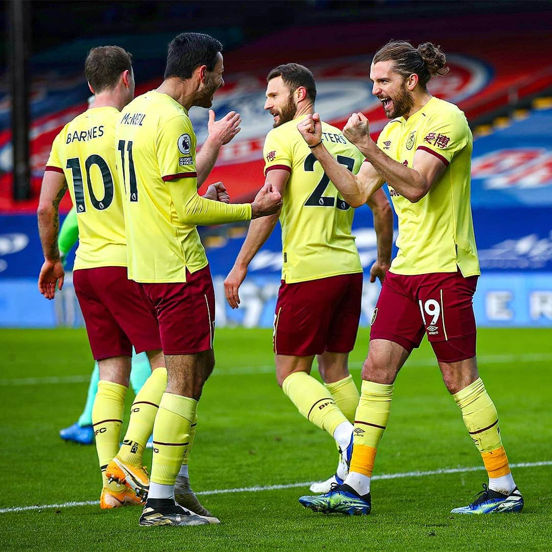 ジェイ・ロドリゲスさんのインスタグラム写真 - (ジェイ・ロドリゲスInstagram)「👊⚽」2月14日 20時39分 - jayrodriguez_9