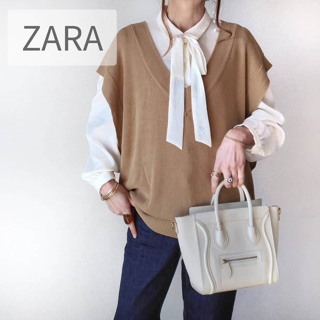 のインスタグラム：「♡ ボウタイブラウス×ニットベスト❤️ 　　  ブラウスは @zara  見えてないけど大きめなビジューボタンも可愛いよ♪ 卒入学にも使えるかな🌸  　　 合わせたニットベストは @cotorica.official  先日ワンピとレイヤードしてたものです✨ 　 　 　 　 リボン&ビジューボタンシャツ：@zara ニットベスト：@cotorica.official パンツ：@gu_global @gu_for_all_ バッグ：@celine @laxus__official 　 　  　 #zara #zarawomen #zaraコーデ #ザラジョ #ZARA購入品 #ボウタイブラウス #ブラウスコーデ #ニットベスト #COTORICA #ハイウエストストレートジーンズ #gu #みんなのguコーデ #ジユジョ #ラクサスコーデ #PR」