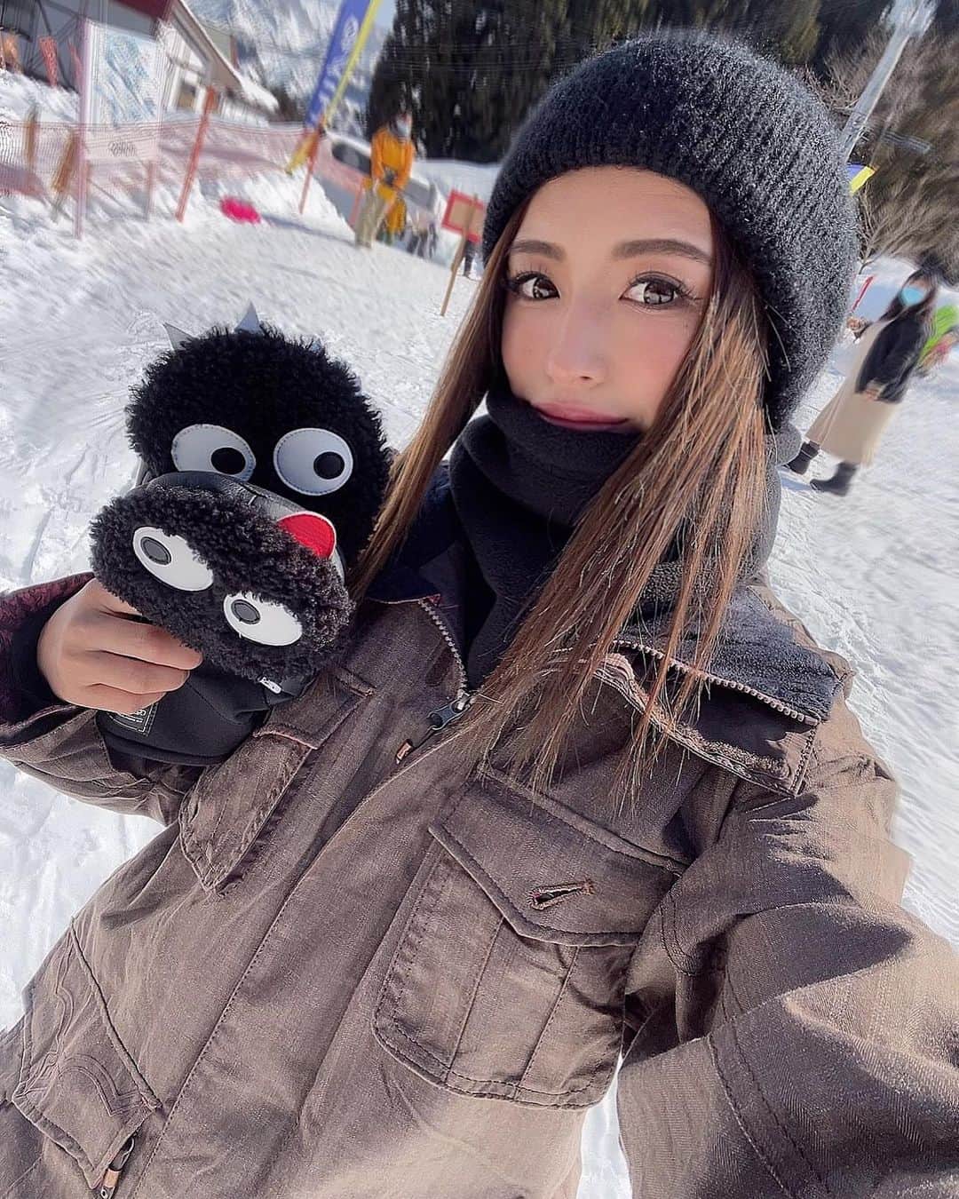 のインスタグラム：「🏂🏂🏂 ㅤㅤㅤㅤㅤㅤㅤㅤㅤㅤㅤㅤㅤ ㅤㅤㅤㅤㅤㅤㅤㅤㅤㅤㅤㅤㅤ 思いっきりケツ打って 冗談抜きで涙出た🥲笑 でも天気に恵まれすぎて ほんとに楽しかった💗" ㅤㅤㅤㅤㅤㅤㅤㅤㅤㅤㅤㅤㅤ もっと上手くなりたかったけど 今シーズンはラストかな💭 また冬になったら行きたい♪👧🏽 ㅤㅤㅤㅤㅤㅤㅤㅤㅤㅤㅤㅤㅤ ㅤㅤㅤㅤㅤㅤㅤㅤㅤㅤㅤㅤㅤ そして今日はVALENTINE❤️ みなさん良い一日を... 💭♪♪ ㅤㅤㅤㅤㅤㅤㅤㅤㅤㅤㅤㅤㅤ ㅤㅤㅤㅤㅤㅤㅤㅤㅤㅤㅤㅤㅤ  #スノボ  #スノボ女子  #snowboard #お気に入りの手袋🧤 #可愛さで選んだ。笑 #スノボーウェア #雪 #長野」