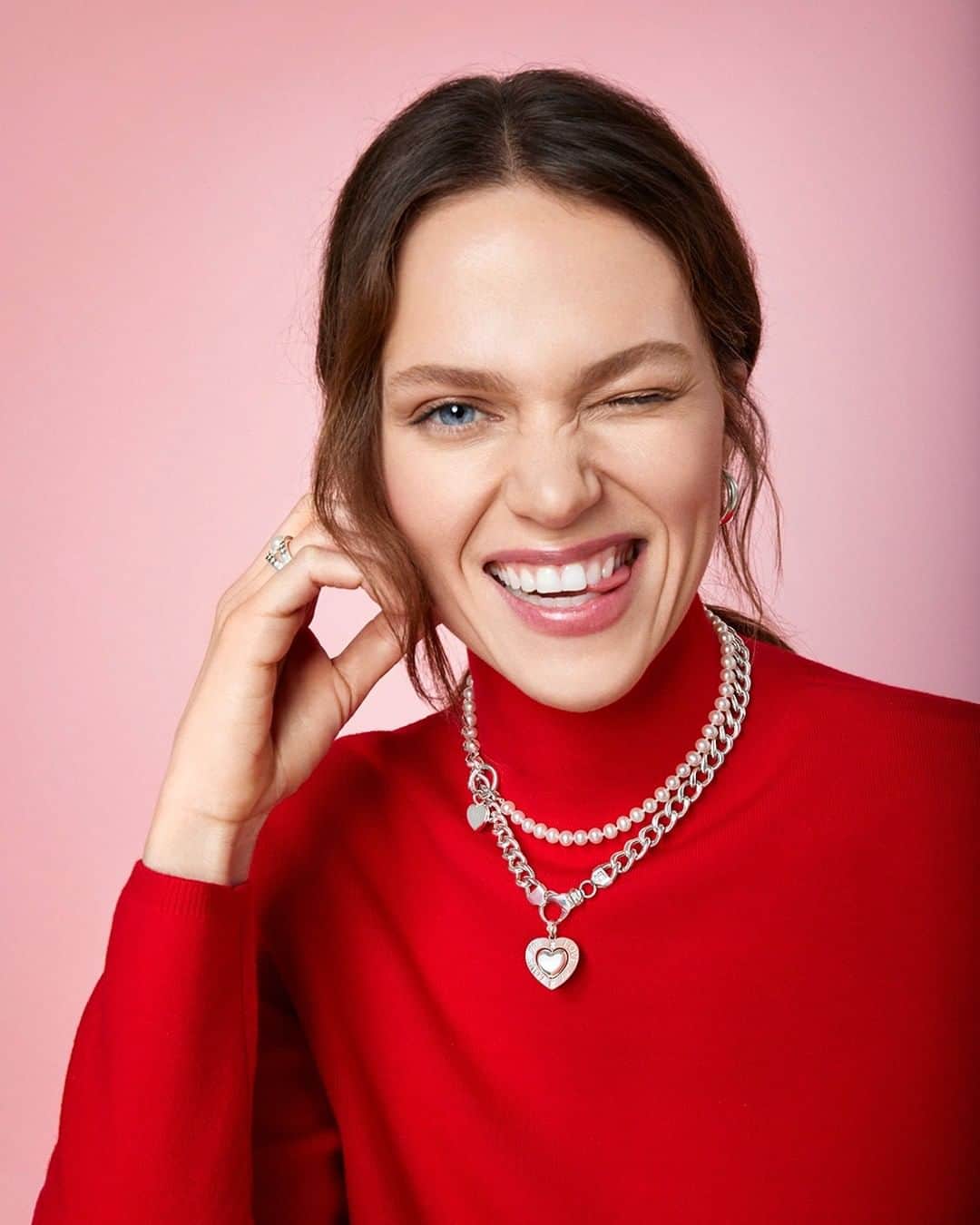 トウスのインスタグラム：「Happy Valentine's Day. / Feliz Día de San Valentín. #ColorsOfLove #TOUSJewelry #TOUSLovers」