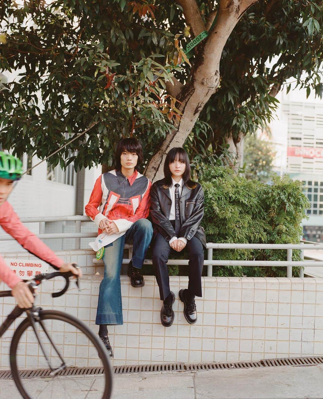ハンナ・チャンのインスタグラム：「Us ❤️  Photo by @roniahn」