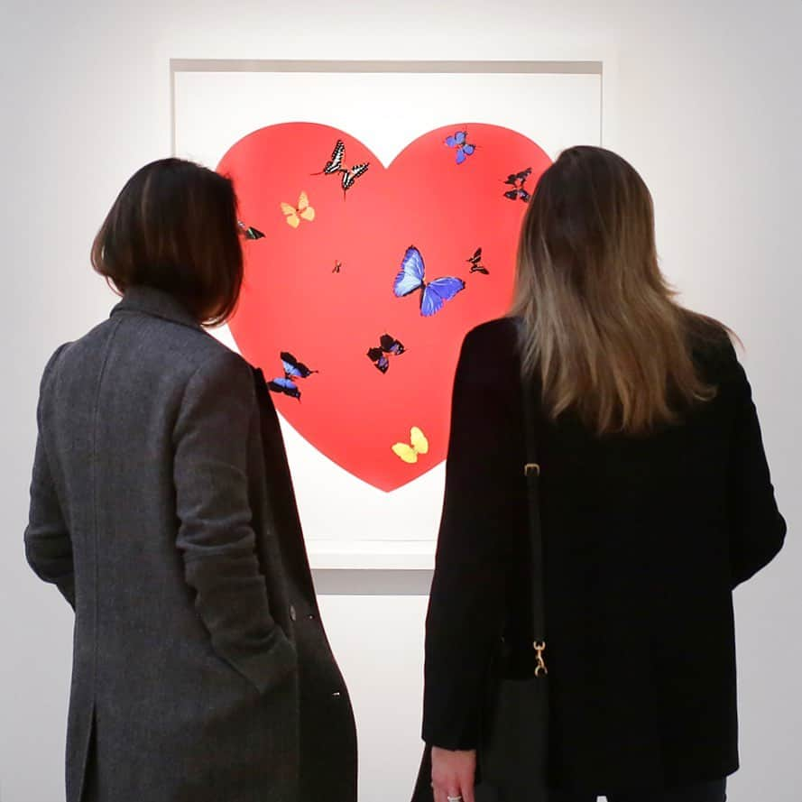 サザビーズさんのインスタグラム写真 - (サザビーズInstagram)「Spreading the love… ❤️ 🦋  Damien Hirst gifted his heart to @christojeanneclaude on the occasion of #Bono and #Hirst’s charity sale ‘RED’ held at Sotheby’s on February 14 2008. Called ‘All You Need Is Love’ the artwork, encrusted with colourful butterflies, stood as the auction’s emblem, which raised funds for the Global Fund anti-Aids programmes in Africa.   #ChristoJCxSothebys #Christojeanneclaude #Love #Heart #Hirst #Valentines」2月14日 20時57分 - sothebys