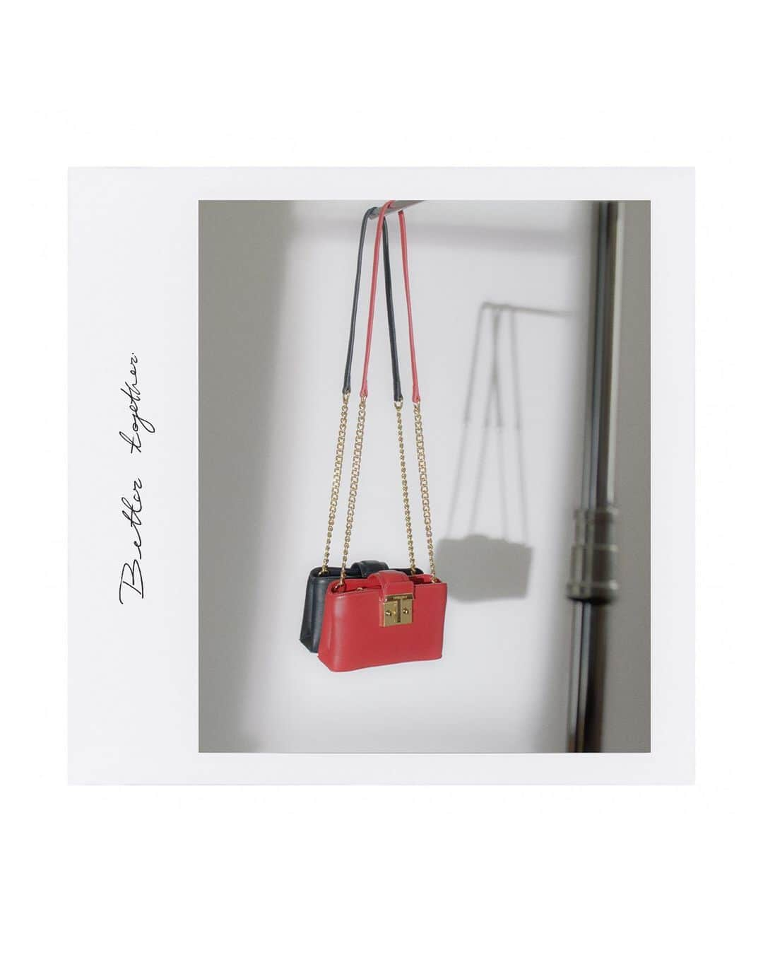 トラサルディさんのインスタグラム写真 - (トラサルディInstagram)「The apple of her eye. Spotlight on our Tulip bag, the perfect gift this Valentine’s. Discover the collection now. #TrussardiSS21 #Trussardi #tiamo」2月14日 20時57分 - trussardi