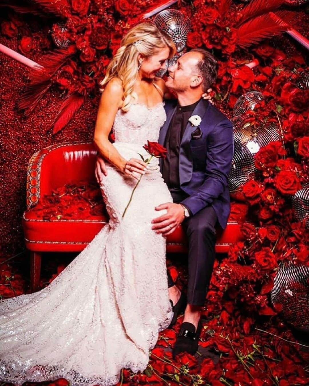 Ceci Johnsonのインスタグラム：「Happy Valentine’s Day! We ❤️ you all so much and can’t thank you enough for following our creative journey! Sending you all the L❤️VE today and everyday! #happyvalentinesday #cecinewyork #beautifyyourworld #loveyou」