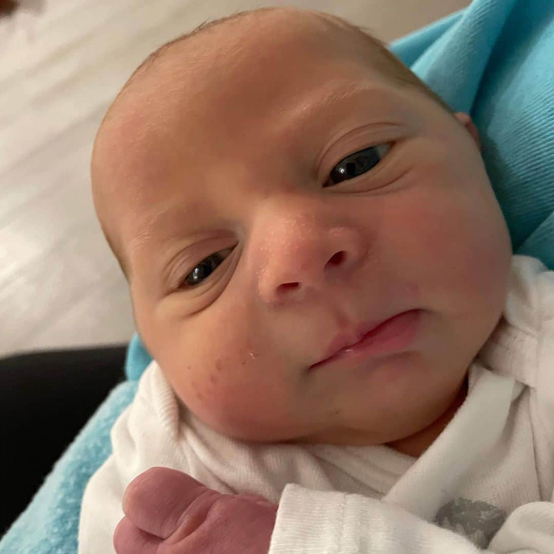 メーガン・トレイナーさんのインスタグラム写真 - (メーガン・トレイナーInstagram)「This sweet baby boy’s due date was today on Valentine’s Day💝 We got to meet him Monday, Feb 8th! We are SO IN LOVE🥰😭 Thank you @darylsabara for the best Valentine’s gift ever! Welcome to the world Riley!」2月15日 2時34分 - meghantrainor