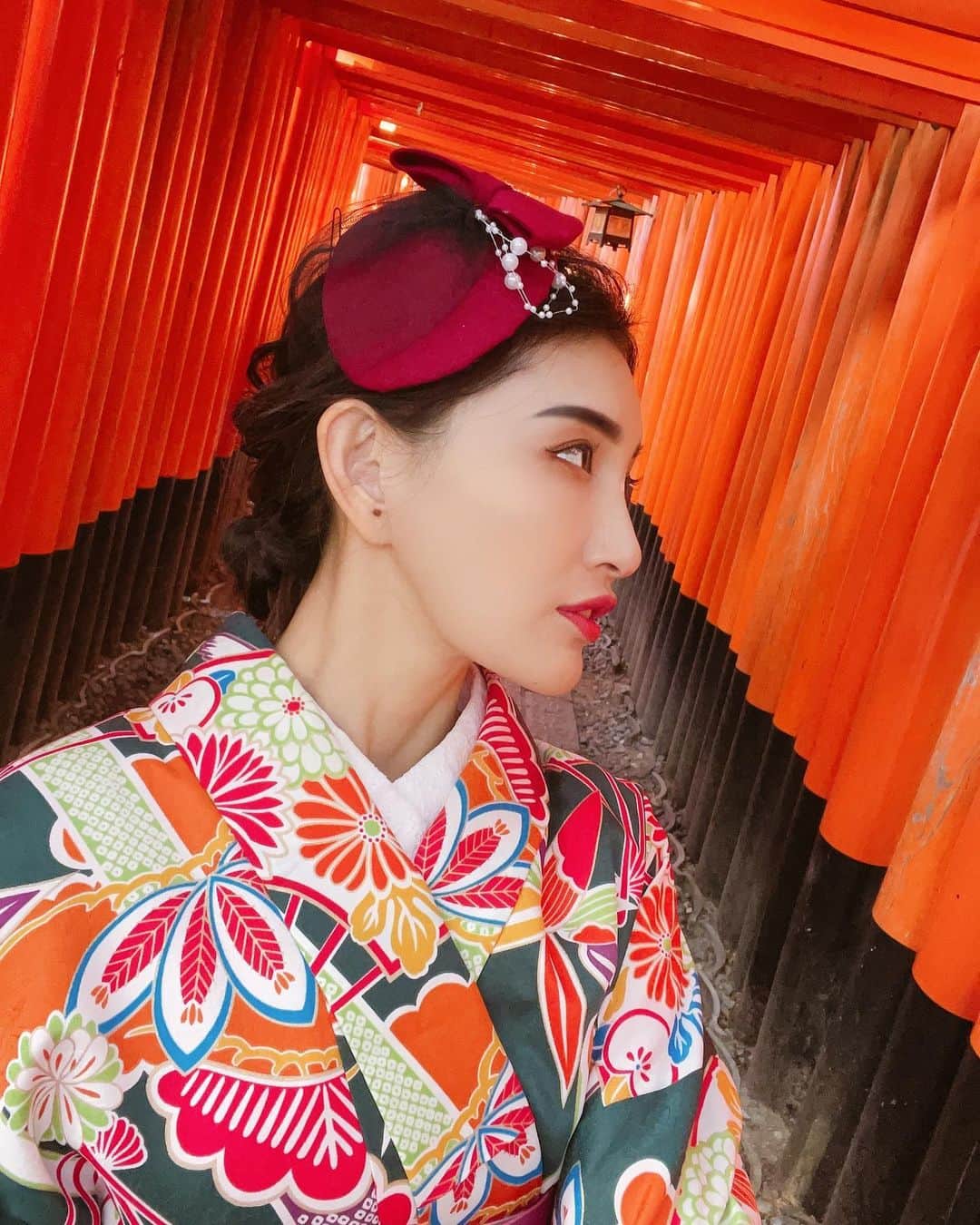 マキろんさんのインスタグラム写真 - (マキろんInstagram)「#山内智恵#マキろん#japanesegirl  #ファッション#fashion #可愛い#ありがとう#大好き #follow#ootd#京都#kyoto#伏見稲荷大社 #着物#kimono #レンタル着物 #vasara」2月14日 21時12分 - chieyamauchi