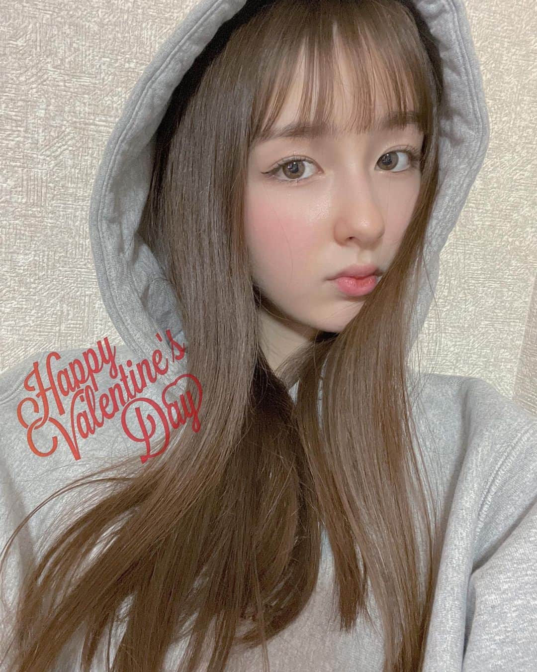 バウエルジゼル愛華さんのインスタグラム写真 - (バウエルジゼル愛華Instagram)「Happy Valentine’s Day♡  私が好きなチョコレートはkinder ovoです🍫  #happyvalentinesday #diadosnamorados #kinderovo」2月14日 21時07分 - giselle_aika