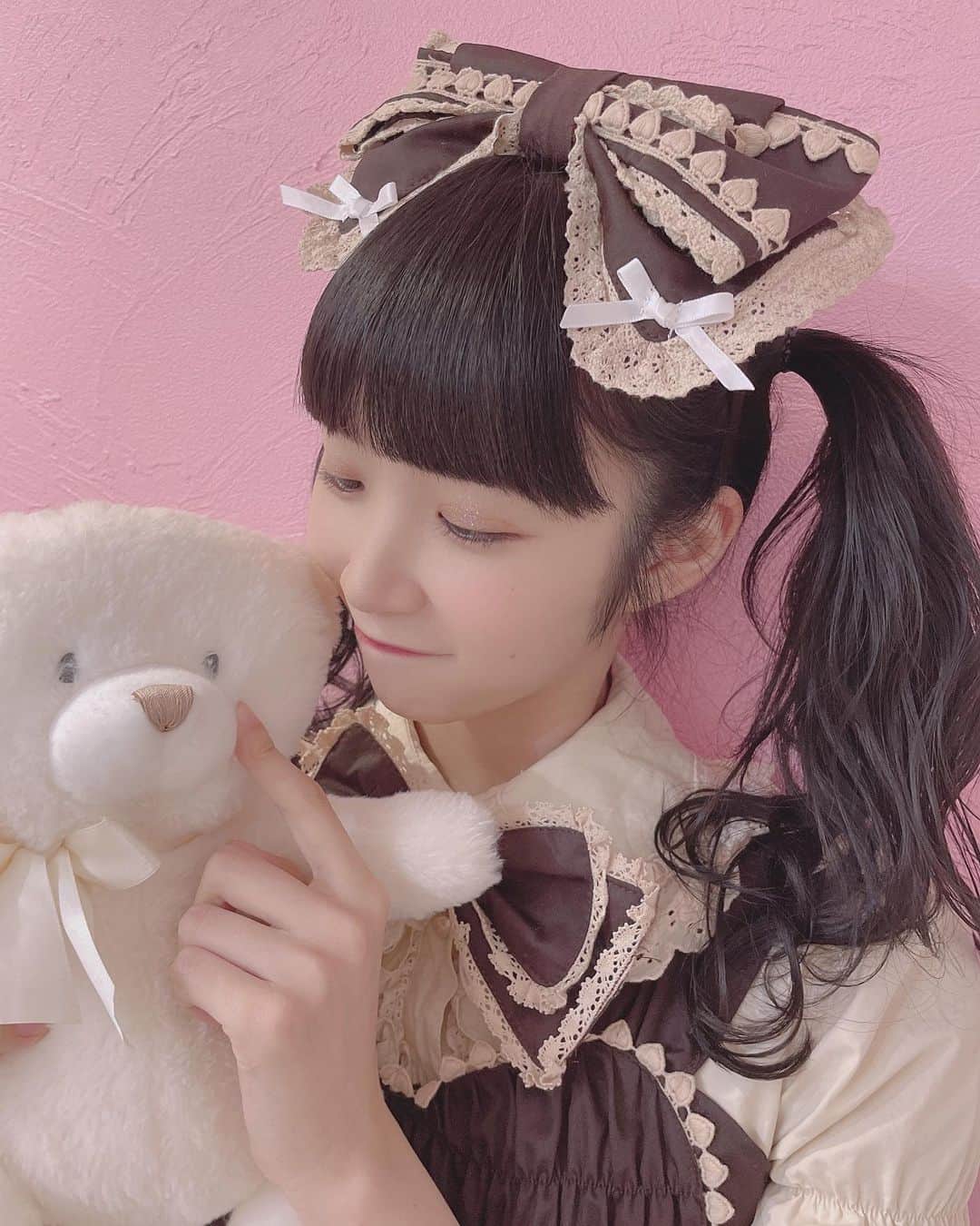 堂本千晴のインスタグラム：「🍫🧸Happy Valentine🧸🍫  バレンタインに載せるためにめっちゃ隠し持ってた😏✨ みんなに今年は会ってチョコ(愛)をお返ししたいと思います💓  #happyvalentine  #valentine  #valentineday  #chocolate  #idol #ハッピーバレンタイン #バレンタイン #チョコレート #ツインテール  #いまりある  #サロンモデル #サロモ  #🧸 #🍫」