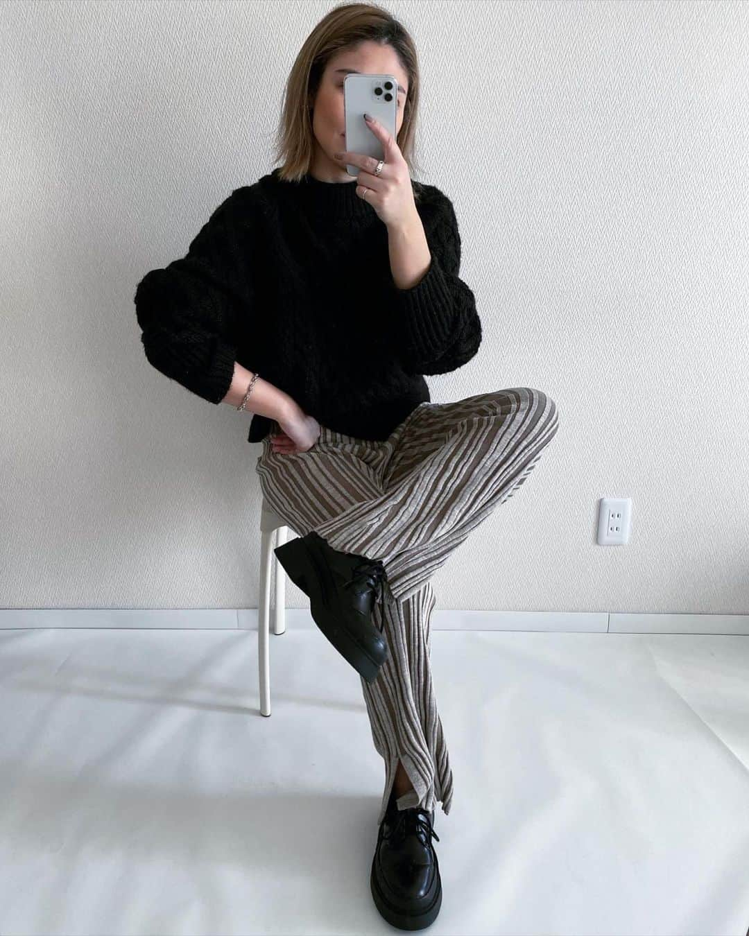 S E I K Oさんのインスタグラム写真 - (S E I K OInstagram)「.  自分的に 好きなコーデ🙃　  knit/ #hm  pants/ @neuna_official  shoes / #zara   このパンツ ゆるっとしてて ストレッチもかなりきいてて すんごい履きやすくて めちゃくちゃお気に入り❤️   ________________   #着回し#着回しコーデ#プチプラ#プチプラファッション#プチプラコーデ#ザラ#エイチアンドエム#ママコーデ#ママファッション」2月14日 21時09分 - seco_days