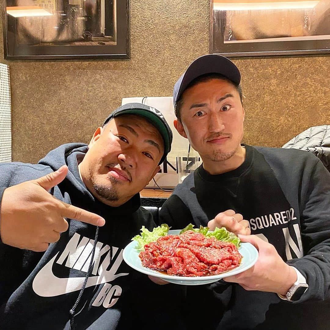 山崎秀晃さんのインスタグラム写真 - (山崎秀晃Instagram)「肉番長 普通では食えない肉がここにはある。 肉番長サロンで山崎と焼肉を食べよう💡 #肉番長 #肉好きの会 #オンラインサロン @niku_bancho  #安定の太郎さん🙏」2月14日 21時21分 - hideaki1987