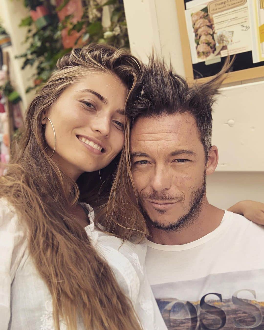 アンドレ・ロッテラーのインスタグラム：「The world is more beautiful with you my ❤️ ValentAnia @ania_niaa ! Happy Valentine’s Day :-)」