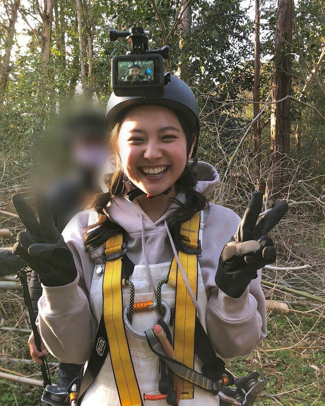 悠花さんのインスタグラム写真 - (悠花Instagram)「昨日の悠花のナガサキ街音では【田島】に遊びに行きましたよ〜❣️ ・ 無人島に行くのは初めてだったので、冒険みたいでとってもドキドキしました😳♡ ・ 今回はジップラインを体験させて頂いたんですが、スリル満点で最高でした🤣✨ ・ 他にもテントサウナやツリーハウスがあったり、釣りが出来たりいろんな楽しみ方が出来るそうでまた来たいなと思いました☺︎ ・ ありがとうございました🥰🙏🏻 ・ #田島#無人島#長崎#悠花のナガサキ街音#長崎県ホンダカーズ#ホンダ#nib#takeoff#悠花#松尾悠花#haruka#hair#make#fashion」2月14日 21時19分 - haruka_217_