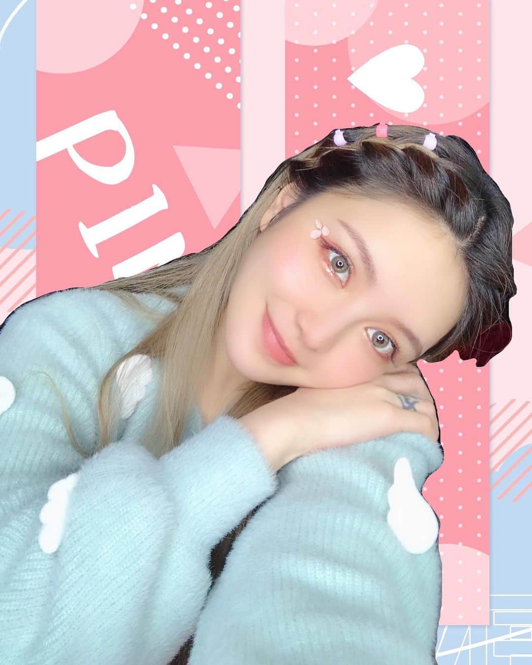 Grace Chowのインスタグラム：「在粉粉的节日 画了一个粉粉的妆💗」