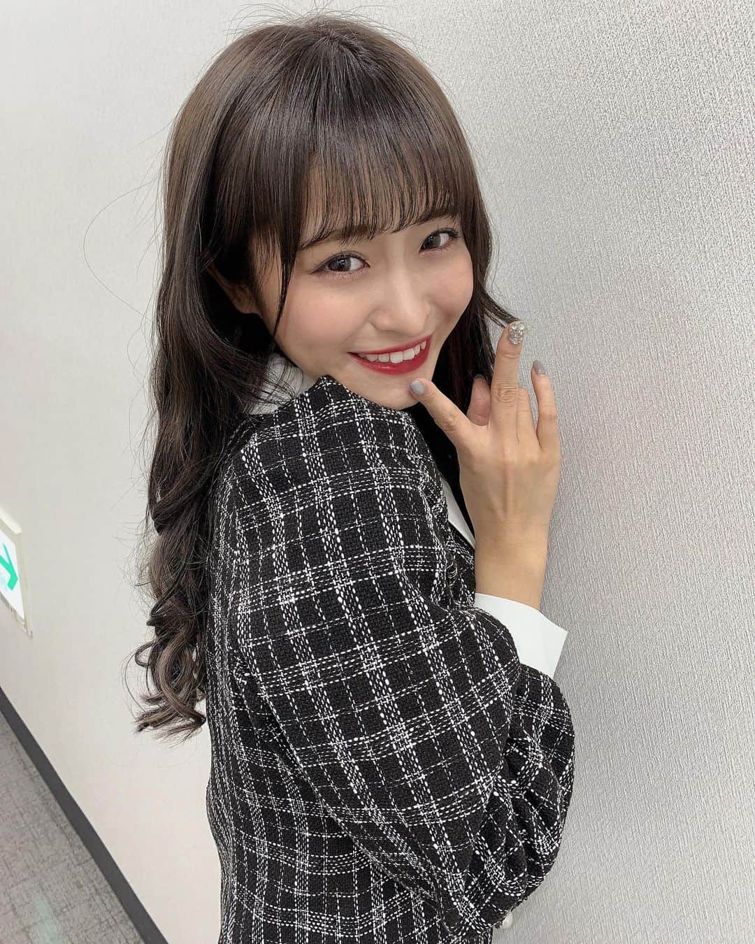 清水里香さんのインスタグラム写真 - (清水里香Instagram)「#オンラインお話し会 ﻿ ありがとうございました☺️﻿ ﻿ バレンタインの日にみんなに会えて﻿ たくさんお話出来て嬉しかったあ🥺﻿ ﻿ 今日の私服もandgeebeeの新作の﻿ ワンピースです♡﻿ ﻿ ﻿ ﻿ Happy Valentine🍫❤️﻿ ﻿ ﻿ #happyvalentine」2月14日 21時32分 - partyyy_chu