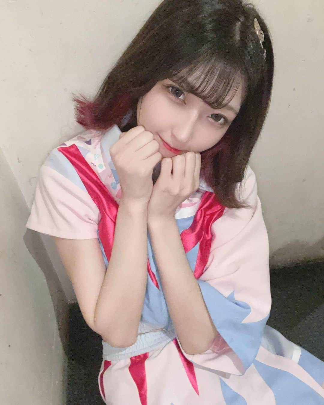 かれんのインスタグラム：「バレンタインライブありがとうお菓子も沢山ありがとう🥺💤昨日からお菓子たくさんだからきっと次会うときはかれんちゃんの体は横に3倍になってますね汗汗 21時に解禁されましたが3周年に向けてポメロ㌠2021年始動しました🤝なんか沢山お得なことあるみたいだからTwitterフォローとリツイートしてね˙˚ʚ₍ ᐢ. ̫ .ᐢ ₎ɞ˚ そして、３．１４は大ニュースがアルゾ🤭 楽しみにしててね🤭  諸君ポメロはここからだ‼️‼️‼️ 🤝🤝🤝🤝」