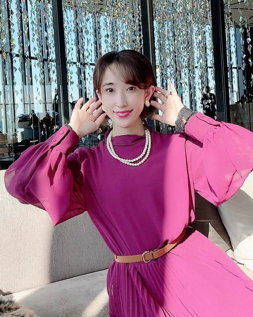 のインスタグラム：「﻿ ﻿ ﻿ 大事なお仕事の時に着たいワンピース💜🤍﻿ ﻿」