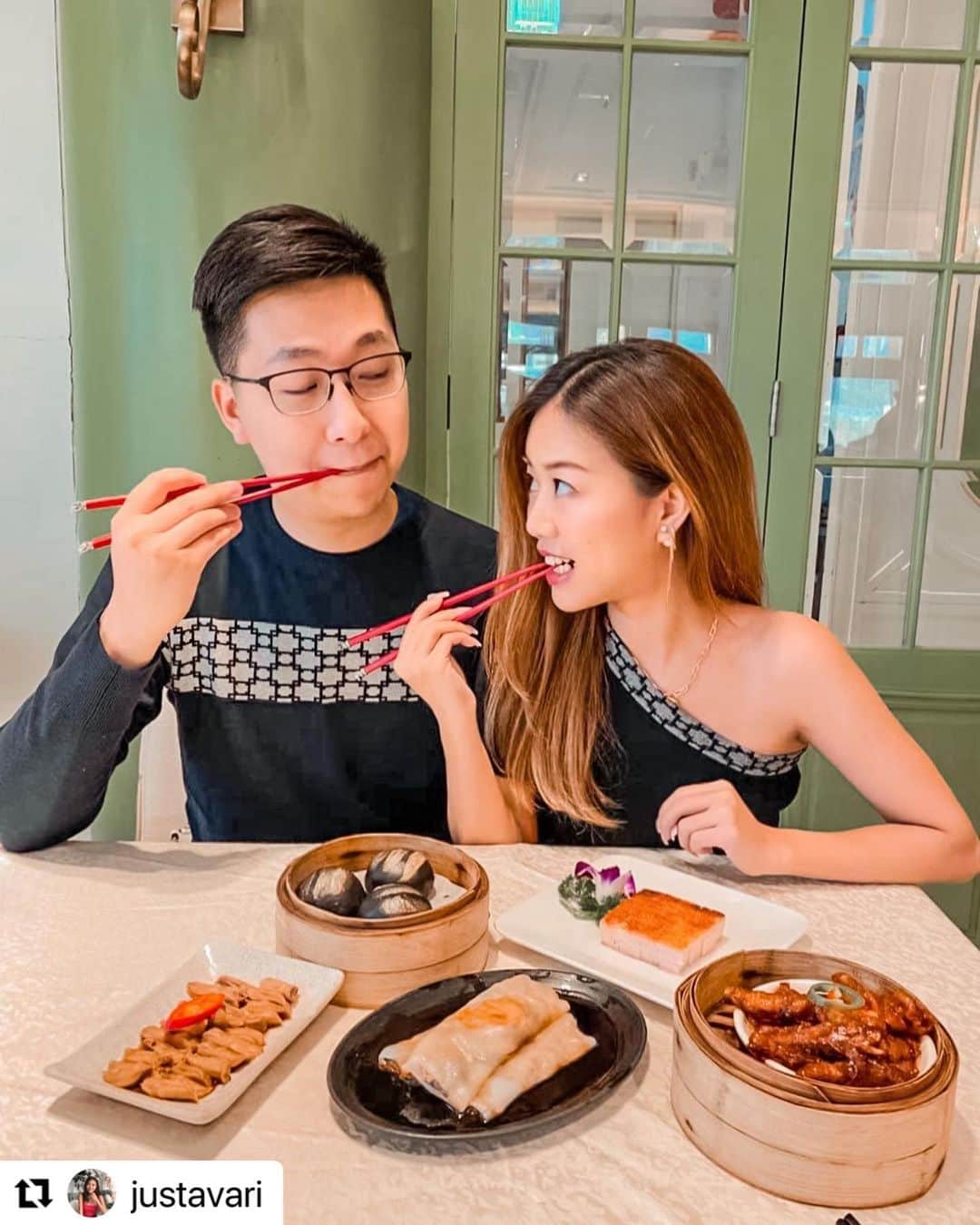 シャンハイタンのインスタグラム：「@justavari with Chinese Zodiac Chopsticks   #ShanghaiTang  #滩海上  #CNYwithShanghaiTang  #HappyCNY  #CNY2021  #Valentinesday」