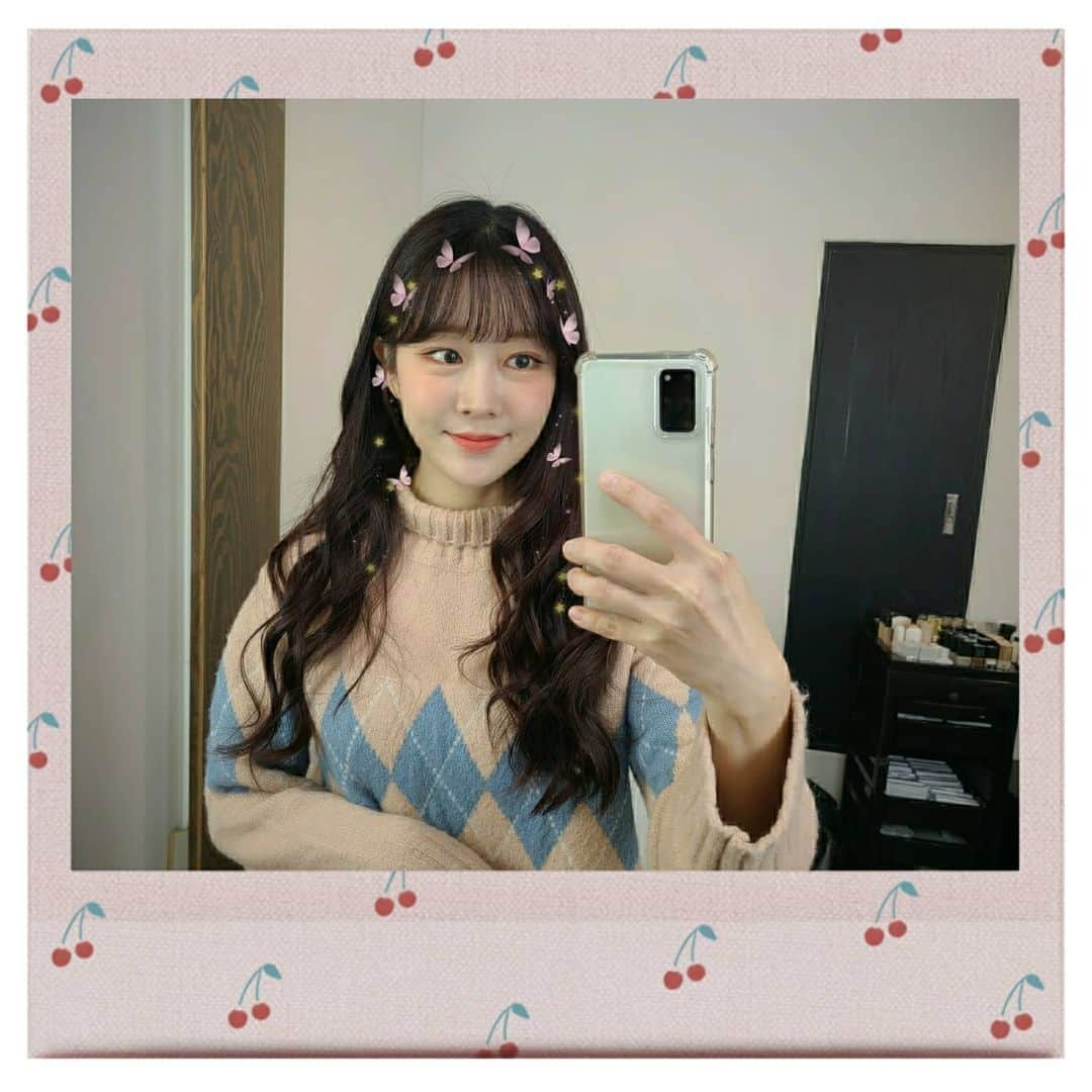 LABOUMのインスタグラム：「[#유정] 마지막까지 해피유정데이💕  #라붐 #LABOUM #YUJEONG  #HAPPY_YUJEONG_DAY #HAPPYBIRTHDAY_YUJEONG」