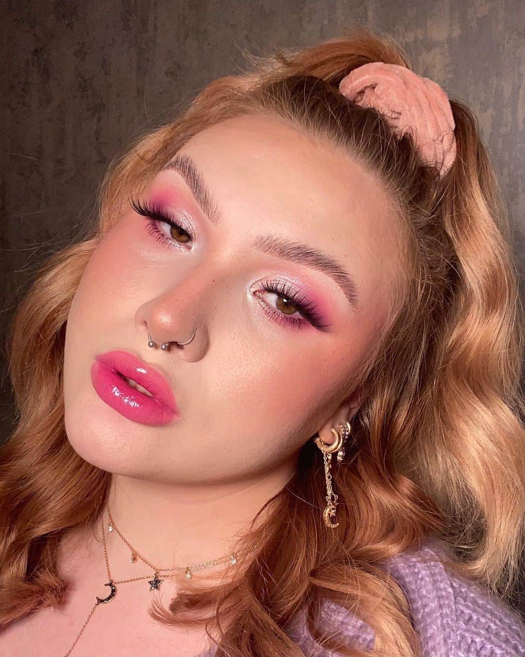 LORACのインスタグラム：「#repost @britmunmakeup major crush 💕💕 LUX Diamond Lip Gloss in PINK SANDS - link in bio!  #LORAC #LORACCosmetics」