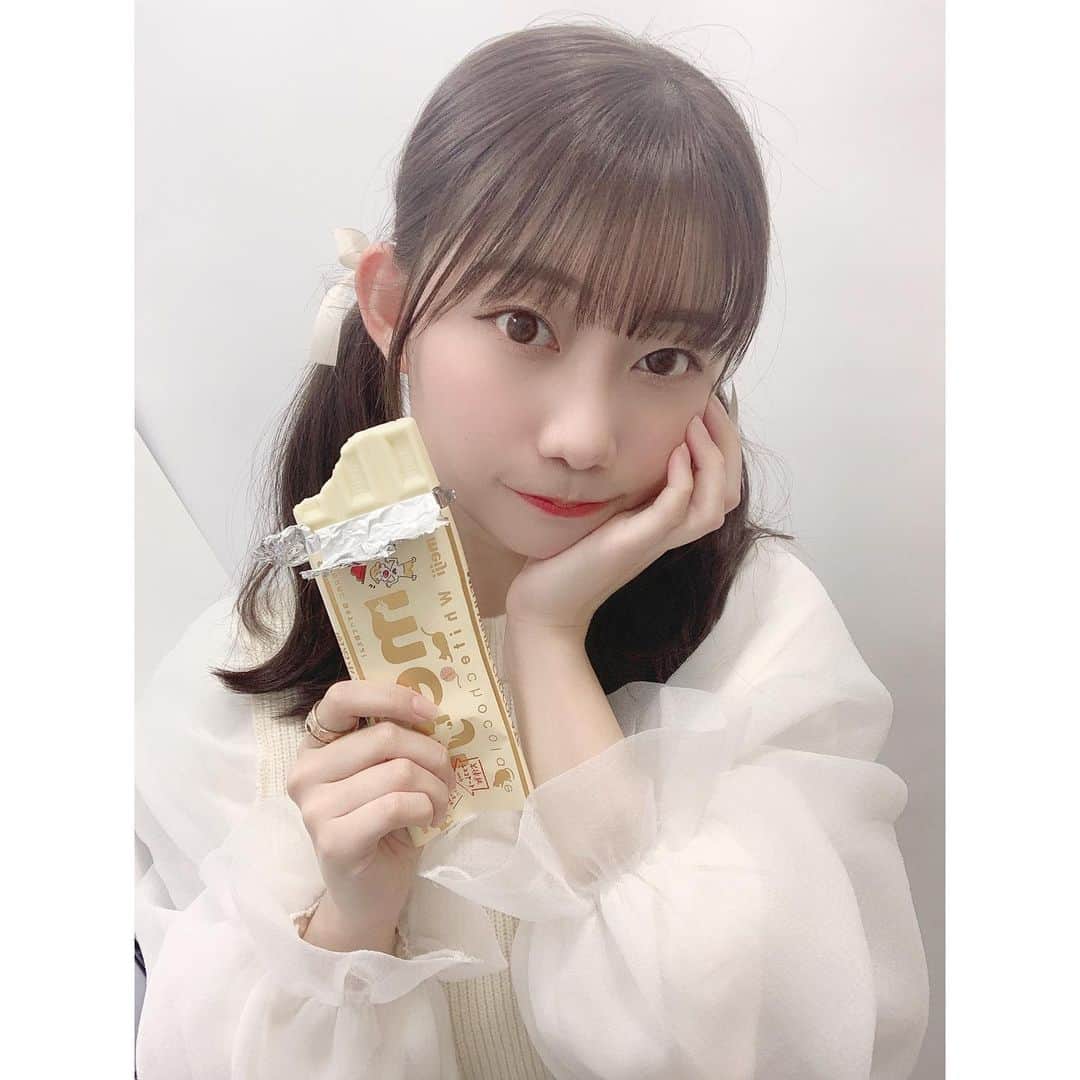 木﨑千聖のインスタグラム：「.﻿ ﻿ Happy Valentine 💝﻿ ﻿ ﻿ #happyvalentinesday #happyvalentine #valentine  #ハッピーバレンタイン #バレンタイン #チョコレート  #板チョコ #ツインテール #instagood  #アイドル #ラストアイドル #木﨑千聖」