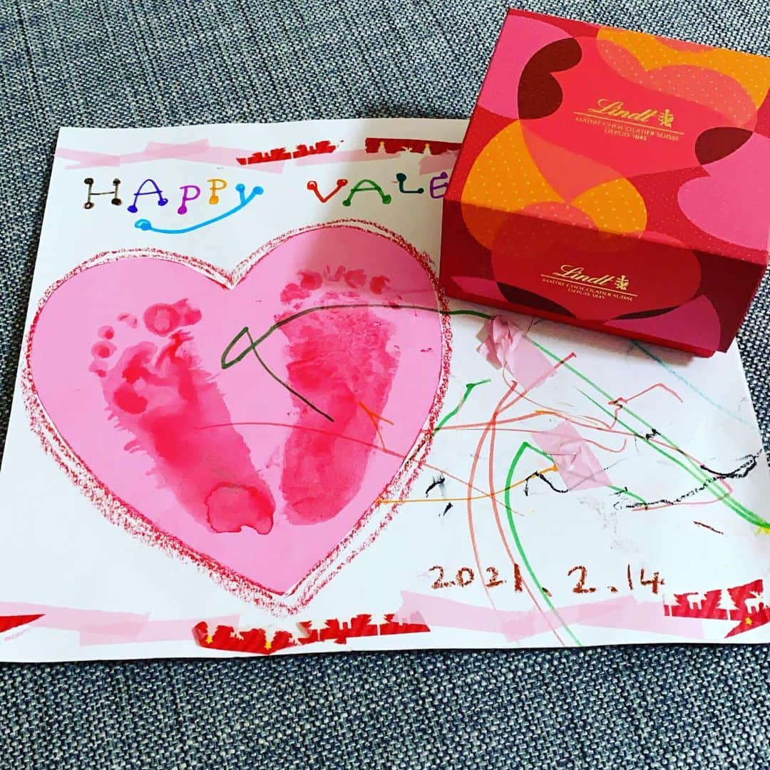 松本直晃のインスタグラム：「妻と娘からのバレンタイン❤️  お絵描きもできるようになって改めて娘の成長を感じています(^^)  #happyvalentine  #愛娘 #成長記録」